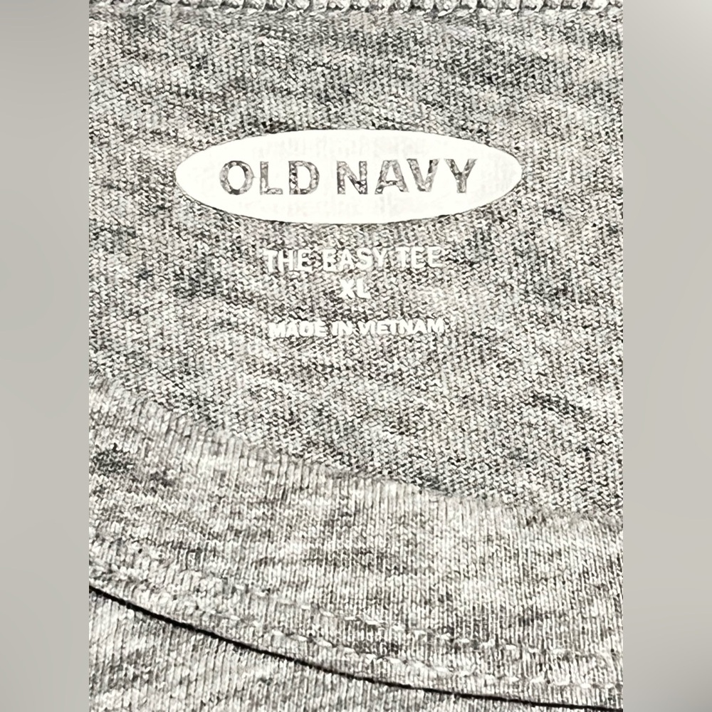 Old Navy Size XL Heather Gray SS Gifting Tee Santa Lost the List Beach Casual - Picture 2 of 10